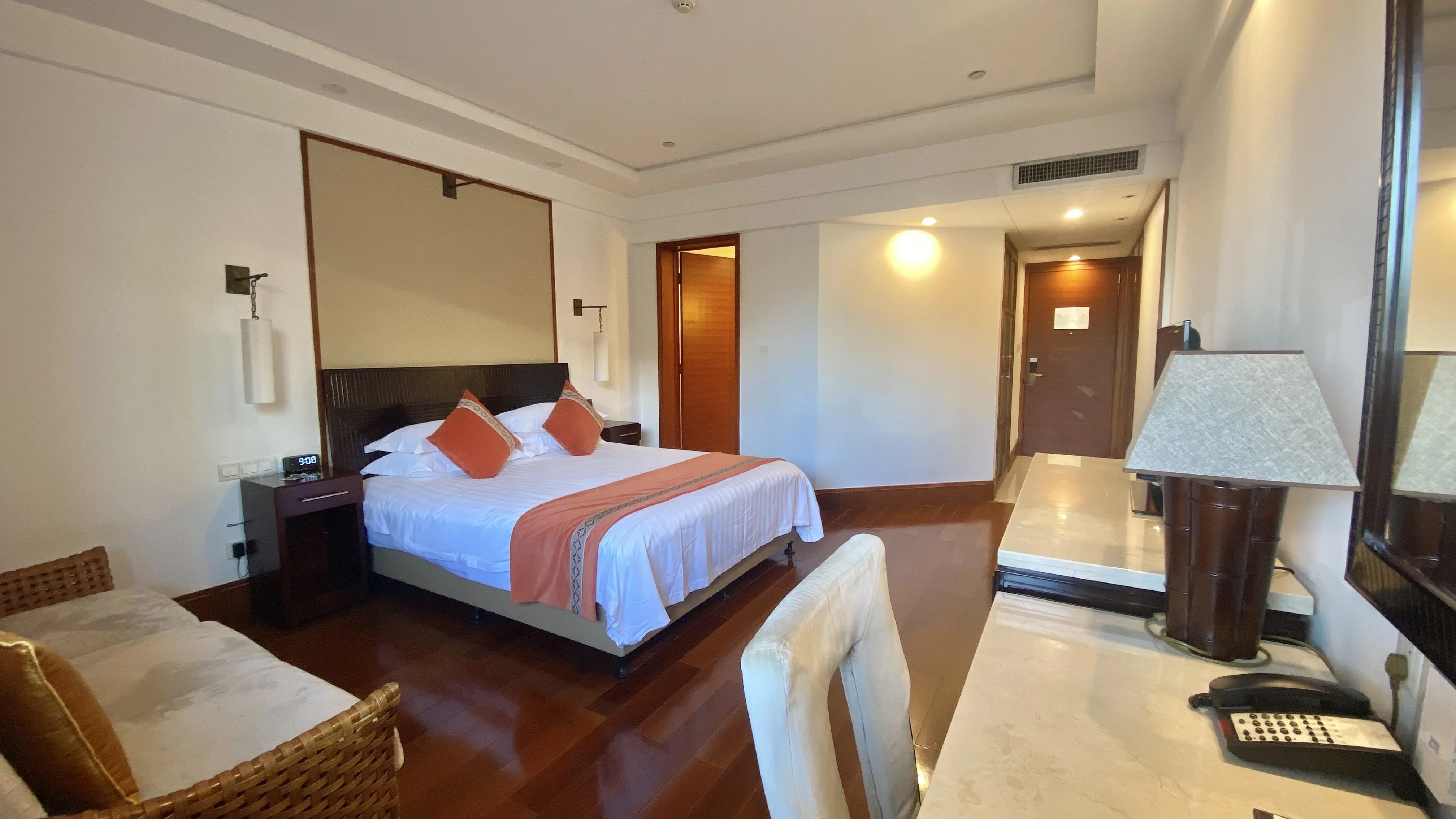 南山乙所大床房 / Nanshan Yisuo King Room