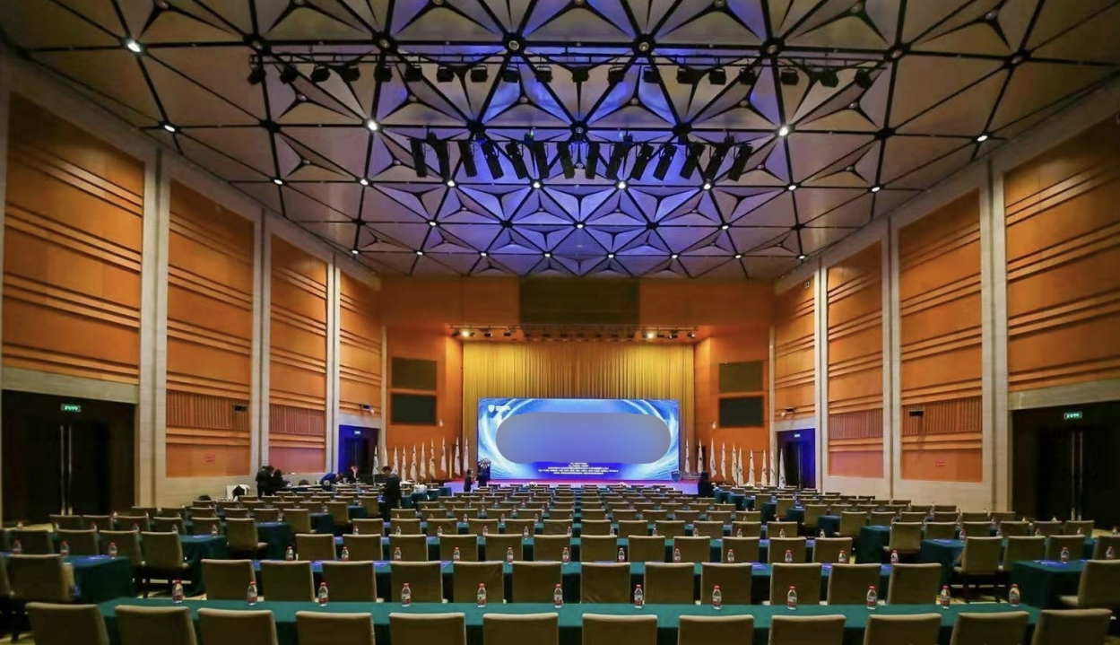 东湖宾馆黄鹤厅 / Huanghe Hall at East Lake Hotel